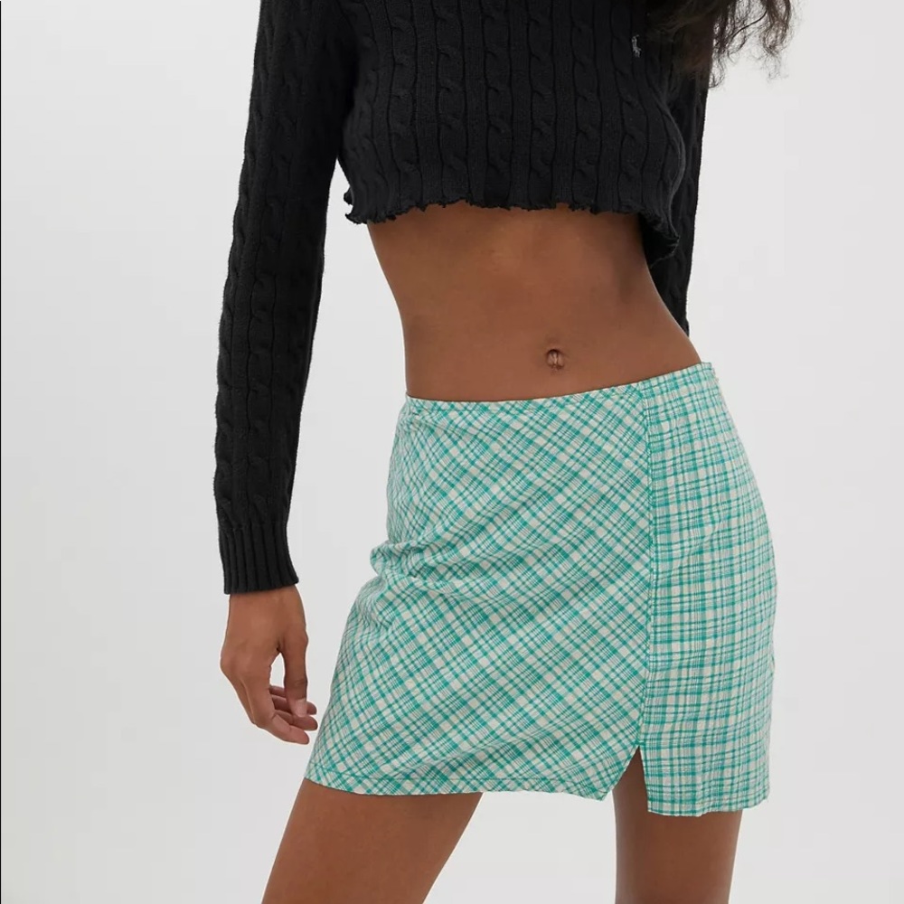 UO Krista Plaid Notched Mini Skirt NWT Urban outfitters